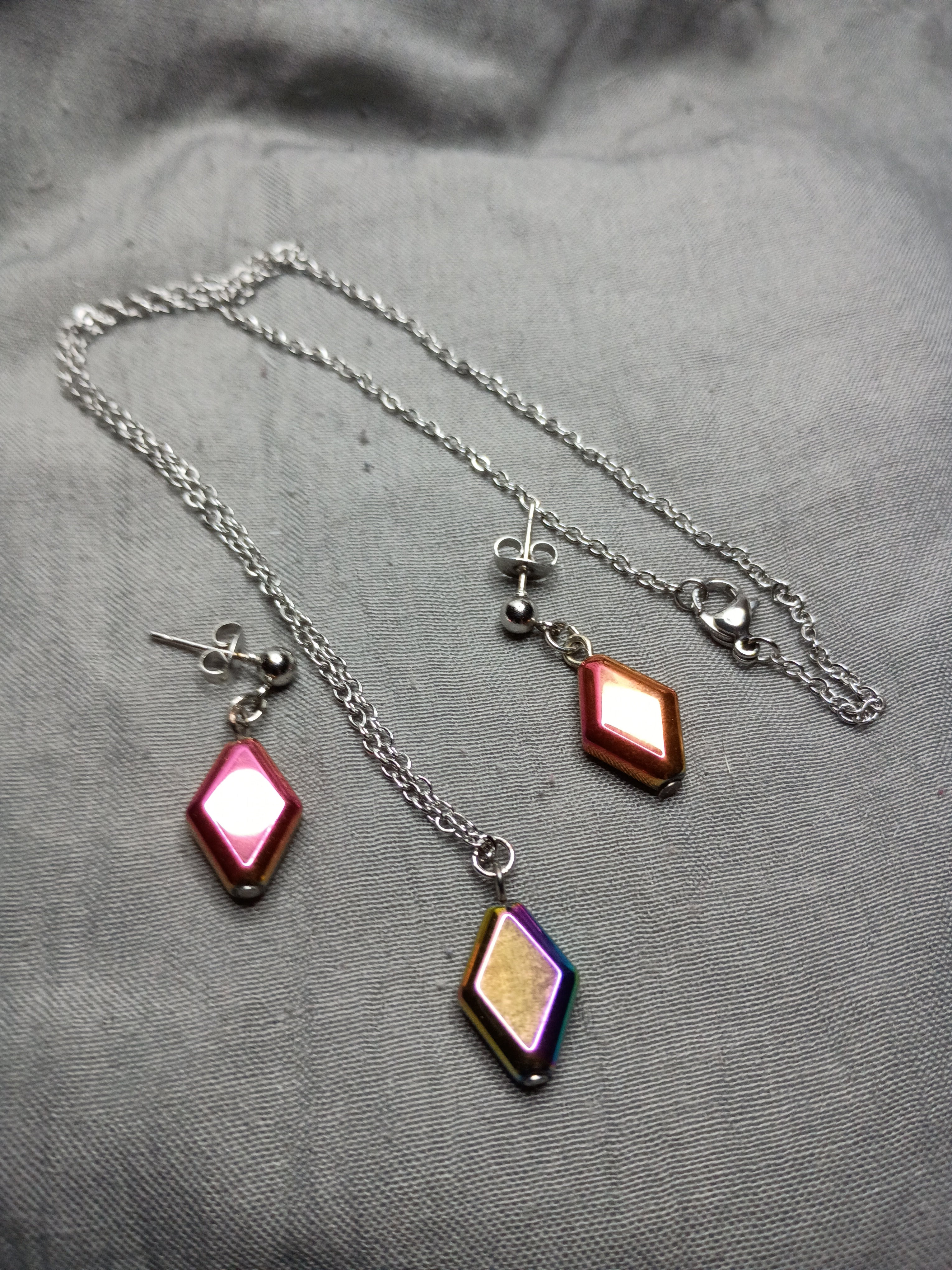 Red and gold set