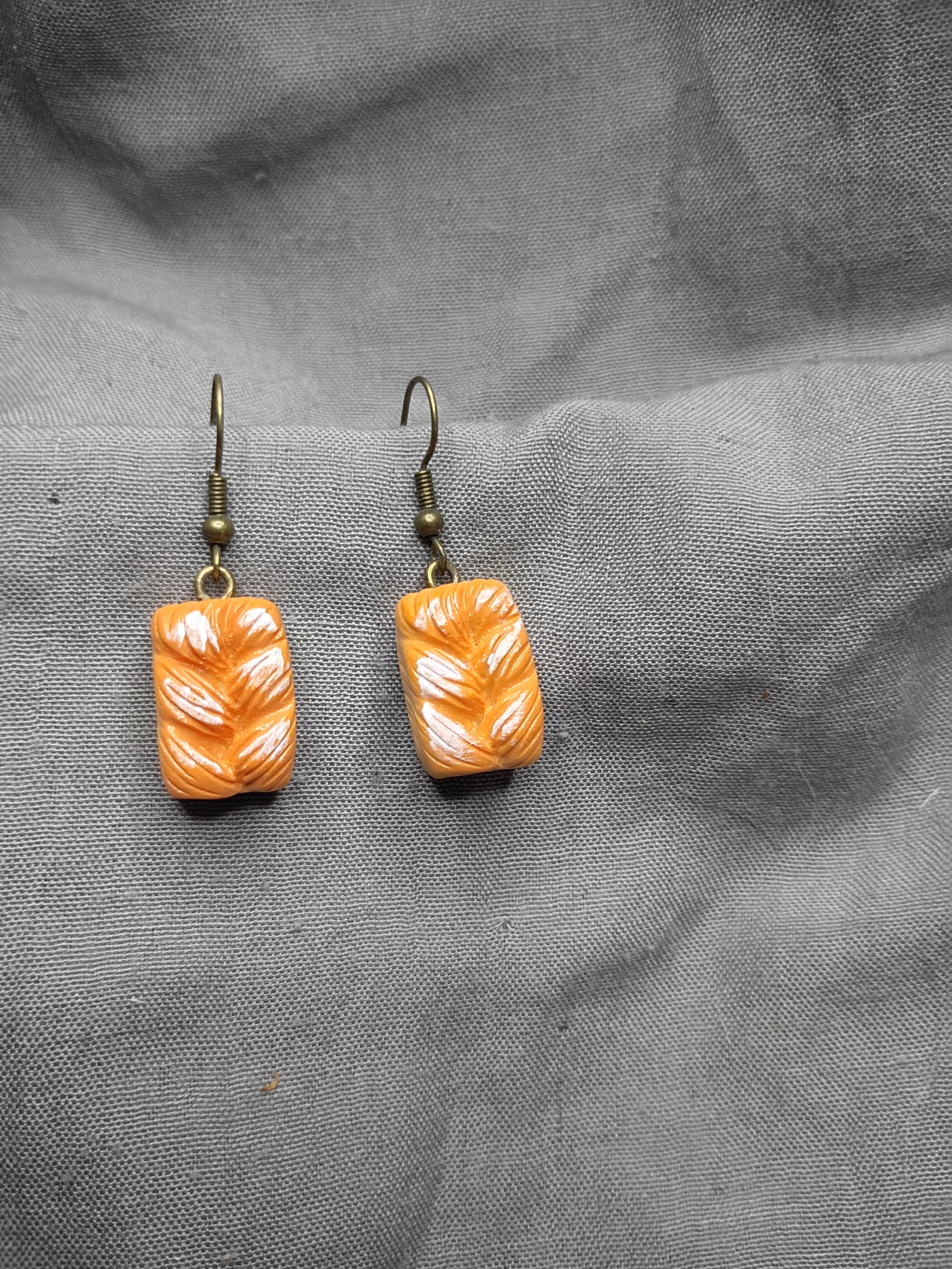 Small loaf earrings